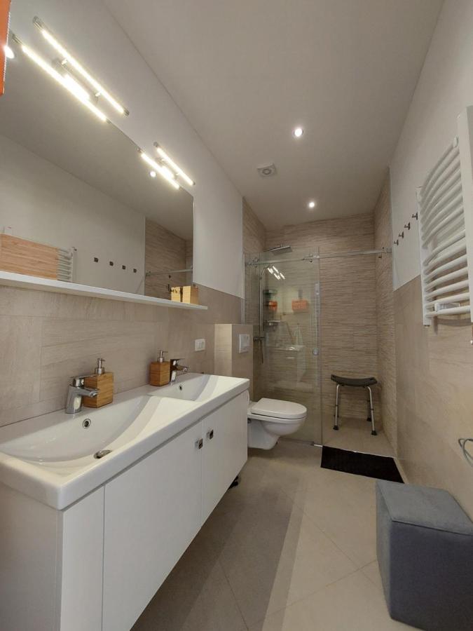 Modern Top Floor Sea View 3Br With Pools, Spa & Fitness Bečići Ngoại thất bức ảnh